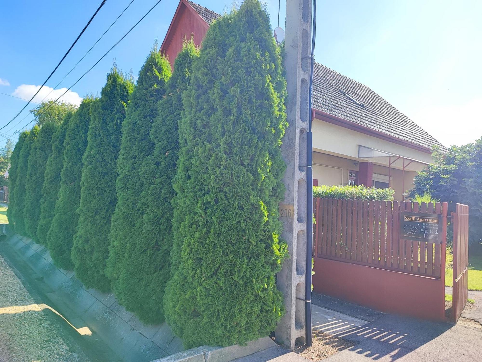Szaffi Apartman Hajduszoboszlo Exterior photo